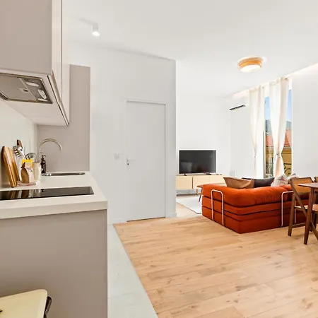 Bright & Charming 1 Bedroom Νίκαια