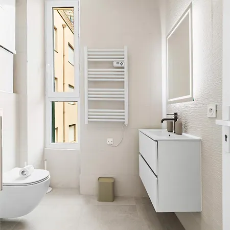 Bright & Charming 1 Bedroom *